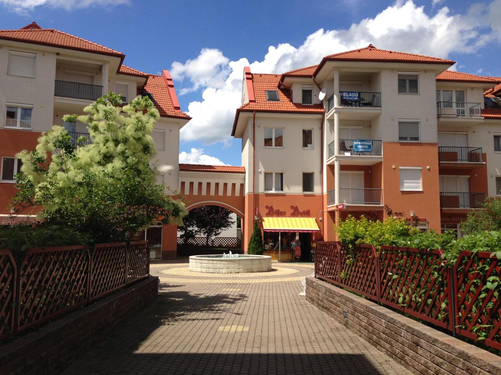 Tommy Apartman Hajduszoboszlo Exterior foto